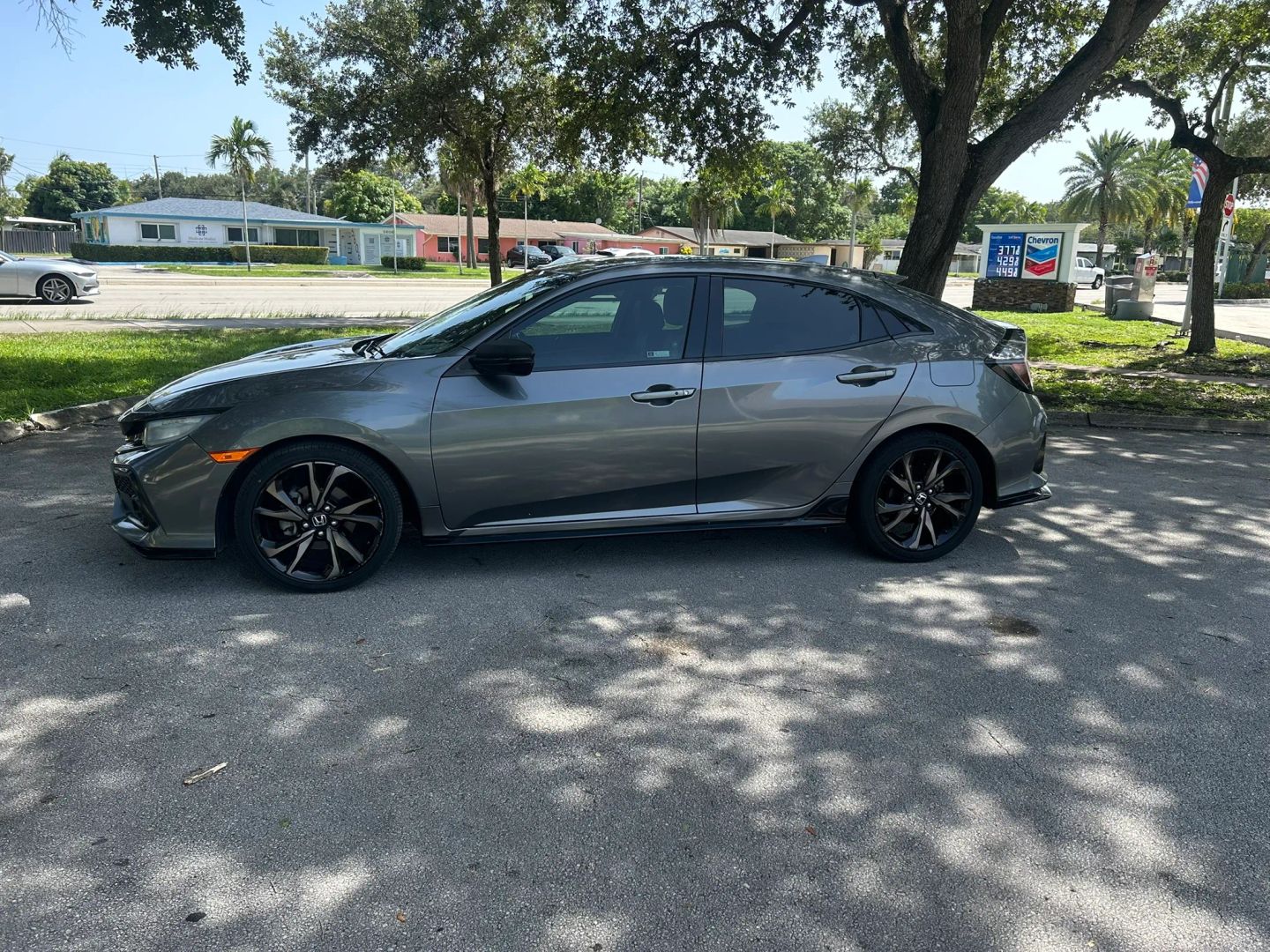 honda civic hatchback 2019 SHHFK7H96KU203171 image honda civic hatchback 2019 SHHFK7H96KU203171 image
